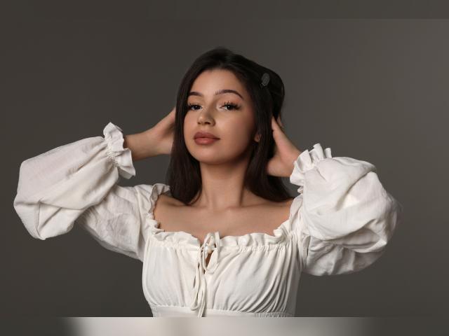 Adult chat with EmmieWren: Outfits