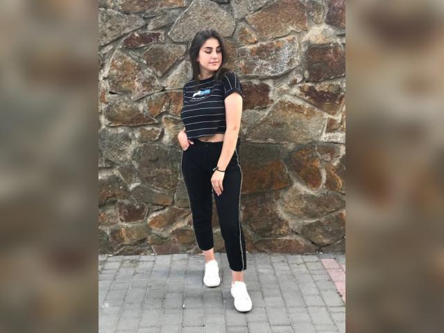 Welcome to cammodel profile for QueenOfVibes