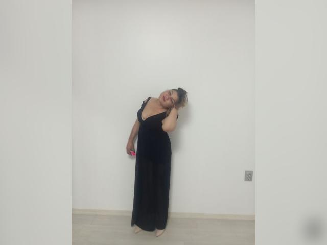 Welcome to cammodel profile for NayaVibe: Dancing