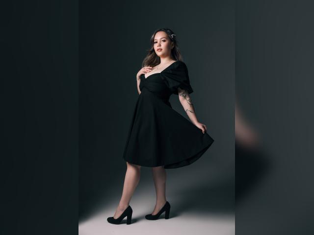 Welcome to cammodel profile for NellyNolan: Lingerie & stockings