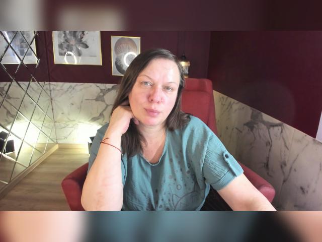 Welcome to cammodel profile for KellyPerfection: Exhibition