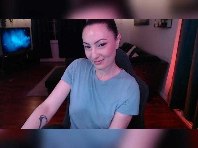 Welcome to cammodel profile for TashaSinz: Lingerie & stockings