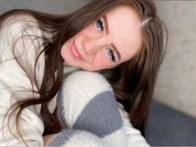 Welcome to cammodel profile for Kendra: Legs, feet & shoes