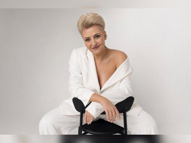 Welcome to cammodel profile for Ariya: Conversation