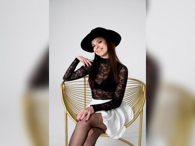 Welcome to cammodel profile for TeachMeMore: Conversation