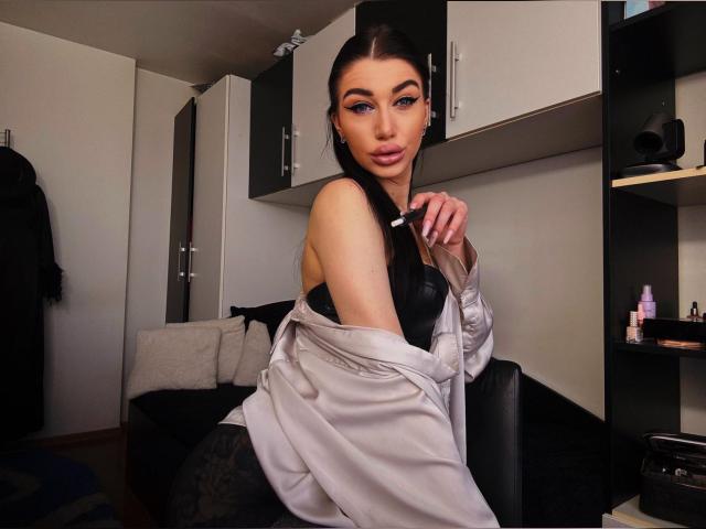 Why not cam2cam with GoddessBlaze: Outfits