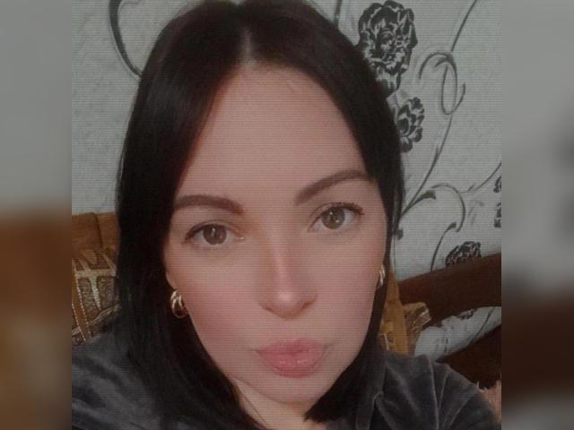 Welcome to cammodel profile for BrunetteQween