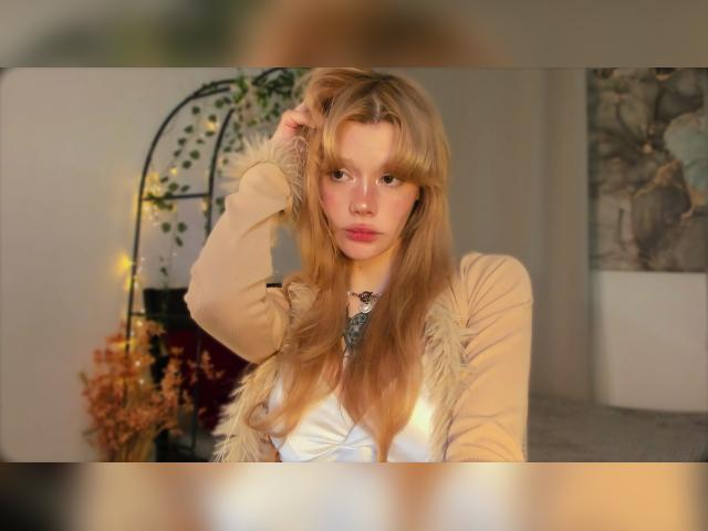 Adult chat with SweetMell: Legs, feet & shoes