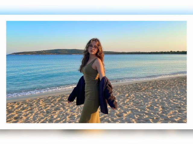 Why not cam2cam with AuraElle: Travel