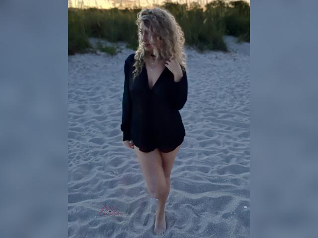 Welcome to cammodel profile for EroticExecutive: Lingerie & stockings