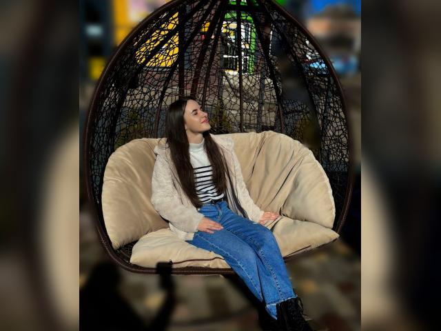 Adult chat with Elianne: Travel