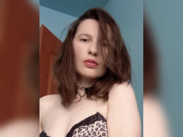Why not cam2cam with DreamyIris