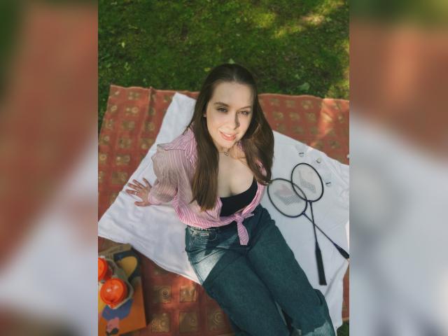 Find your cam match with AnnaCare: Travel