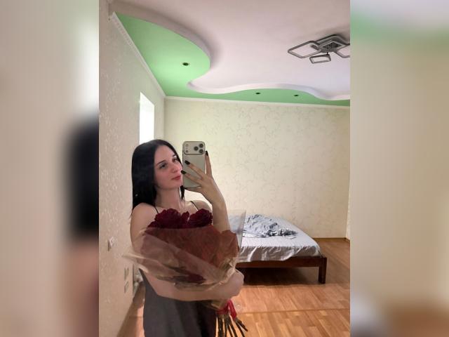 Adult chat with MaeEverly: Nails