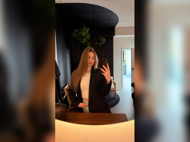 Welcome to cammodel profile for Yourgifty: Art