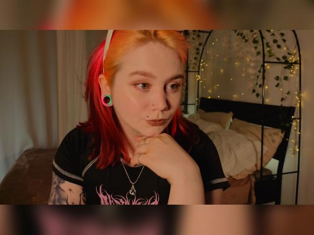 Adult chat with lunaali: Lingerie & stockings