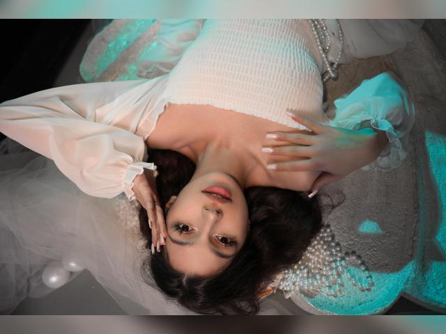 Welcome to cammodel profile for EmmieWren: Lingerie & stockings