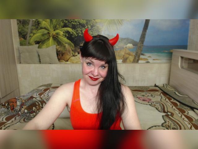 Why not cam2cam with Destinybbb: Kissing