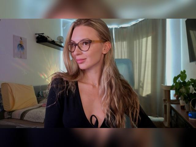Welcome to cammodel profile for Sp1cyme: Legs, feet & shoes
