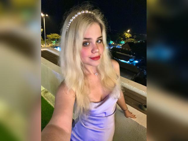 Adult chat with LuciaLi: Outfits