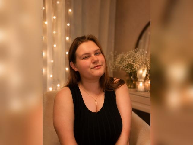 Adult chat with rosegoldyy