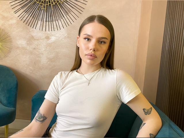 Find your cam match with ScarlettF56: Legs, feet & shoes
