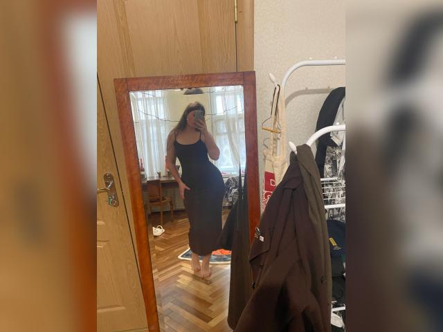 Welcome to cammodel profile for NikiKiwi: Legs, feet & shoes