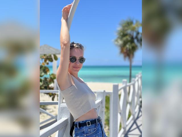 Welcome to cammodel profile for Elymoon: Travel