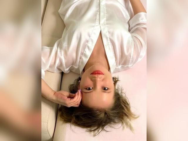 Welcome to cammodel profile for KetrinLowq: Nails