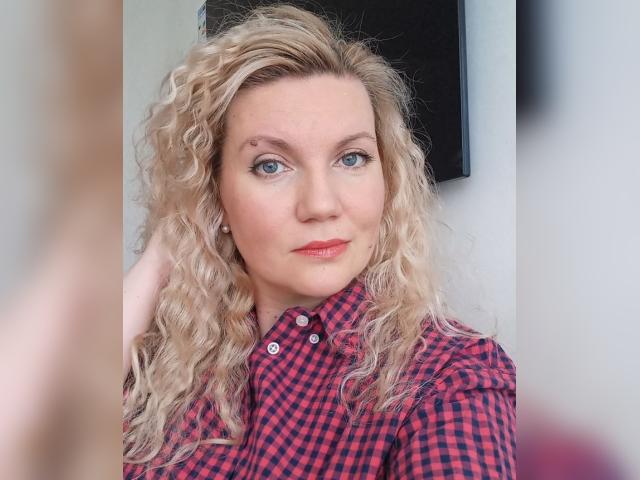 Adult chat with LadyMadrid: Travel