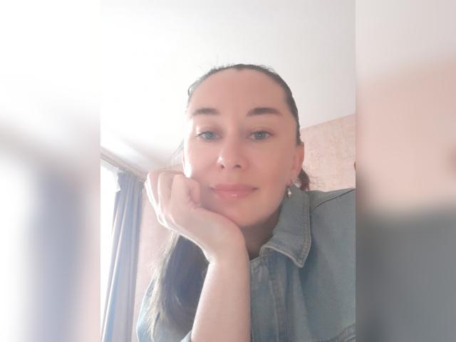Welcome to cammodel profile for MakeYourDay: Humor