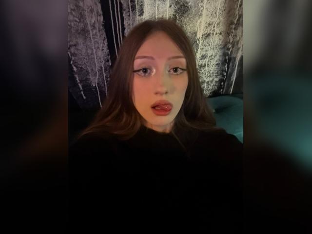 Explore your dreams with webcam model Nixxora: Smoking
