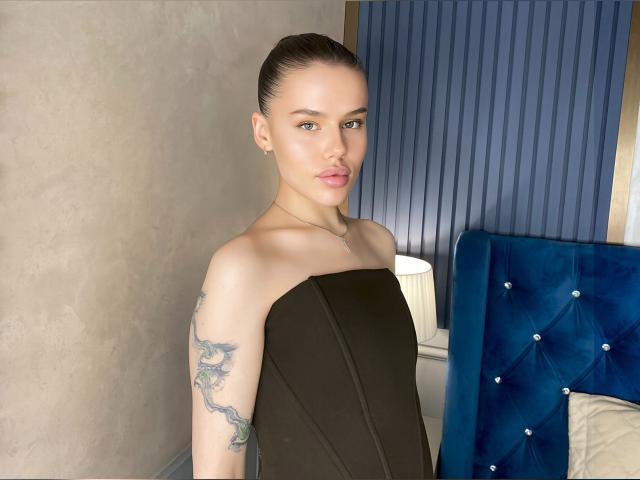Adult webcam chat with ScarlettF56: Lipstick