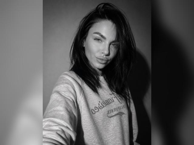 Connect with webcam model DianaDior: Movies/Cinema
