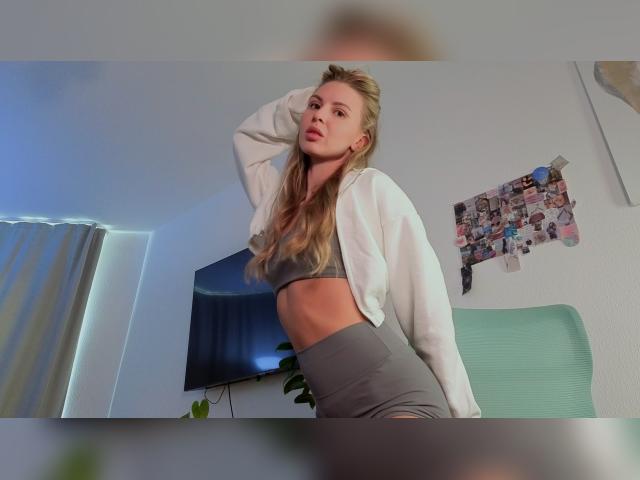 Welcome to cammodel profile for Sp1cyme: Legs, feet & shoes