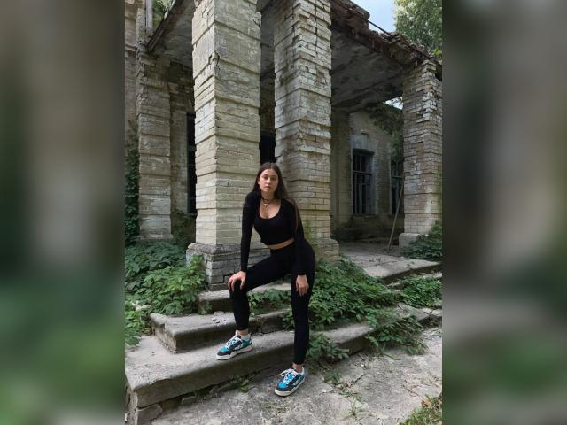 Adult chat with VelvetDesire