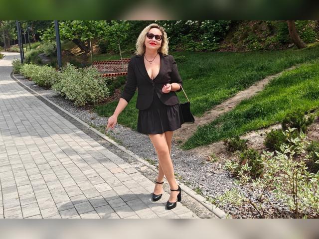 Adult chat with Marcelisa: Outdoor Activities