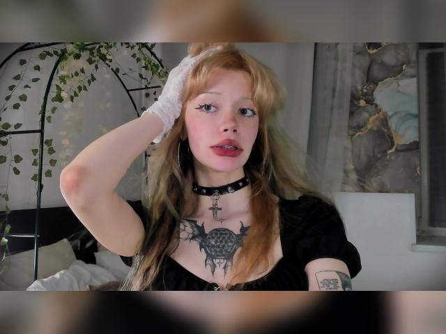 Adult chat with SweetMell: Legs, feet & shoes