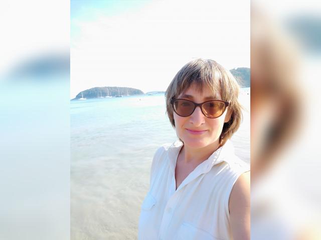 Start video chat with SunsetDonna: Kissing