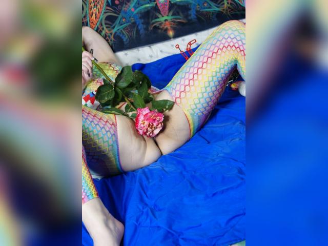 Why not cam2cam with LisaFoxy: Piercings & tattoos