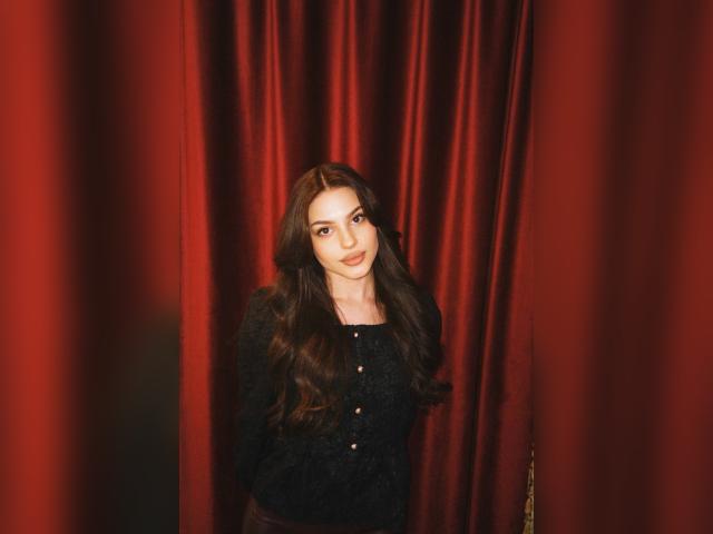 Welcome to cammodel profile for Chlloeee: Dancing