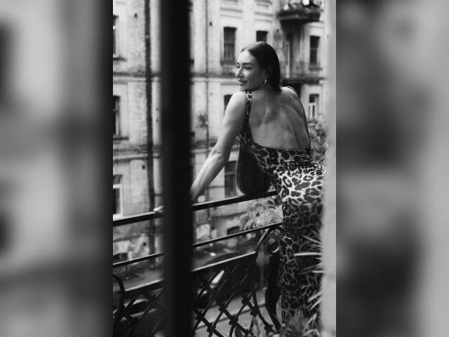 Why not cam2cam with Atlantida: Travel
