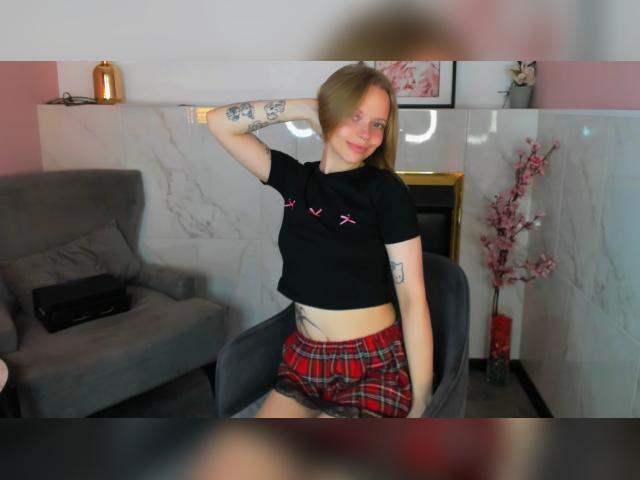 Welcome to cammodel profile for Lucyloy: Lingerie & stockings