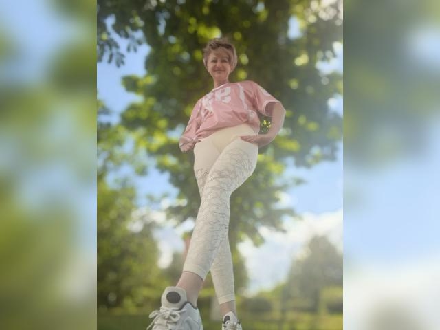 Adult chat with Lisicka27: Fitness