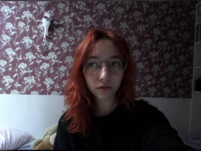 Explore your dreams with webcam model GingerFox: Live orgasm