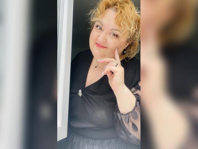 Welcome to cammodel profile for LadyNux: Ask about my other activities