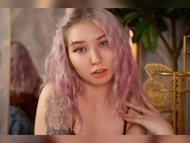 Welcome to cammodel profile for KiraTisdale: Lingerie & stockings