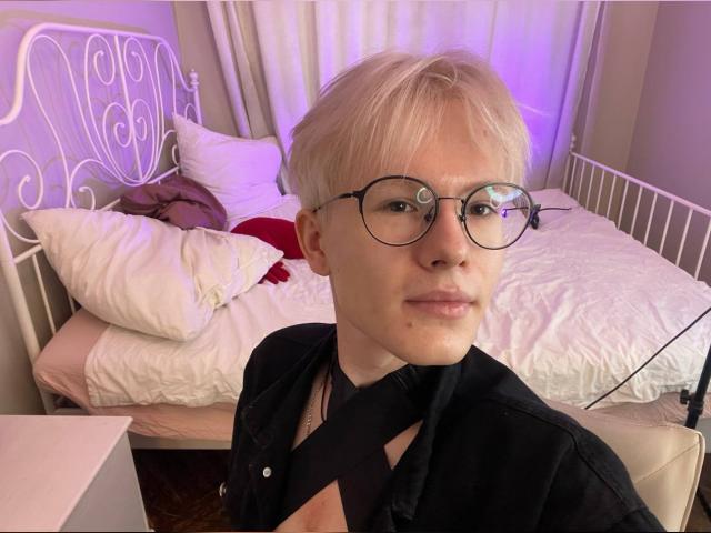 Welcome to cammodel profile for LiamBlair: Piercings & tattoos