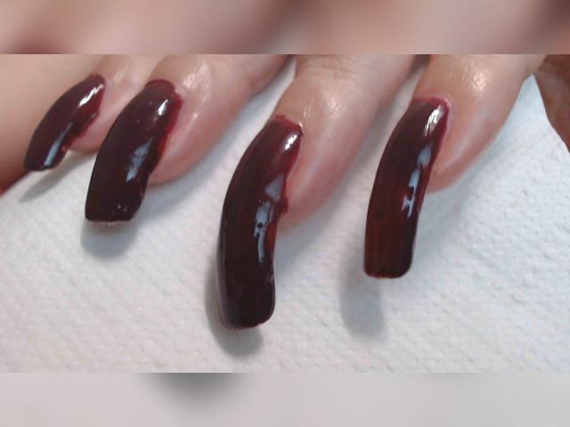 Welcome to cammodel profile for LuckyLilu: Nails