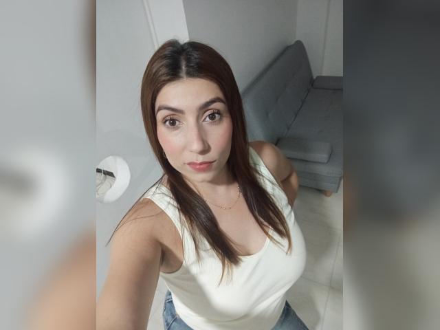 Welcome to cammodel profile for JulianaPretty: Nails